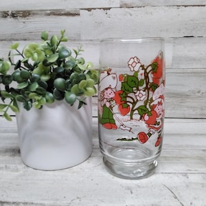 Vintage 1980's Strawberry Shortcake Drinking Glass. / America Greetings Corp. / Vintage Strawberry Shortcake Kitchen  / Strawberry Shortcake