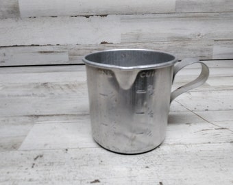 Taza medidora de aluminio vintage de una taza Tazas medidoras de aluminio