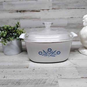 Vintage Corning Ware Dutch 3 QT Casserole Lid Cornflower Blue White Glassware  / Vintage Corning Ware Cornflower
