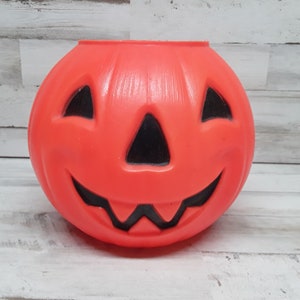 Vintage 1990&#39;s Carolina Enterprise Halloween Bucket  / Pumpkin Halloween Blow Molds