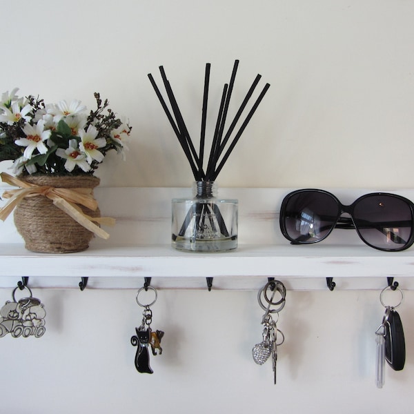 Antiker weißer Shabby Chic Holz Schlüsselhalter mit Ablage / Eingangsregal / Schlüsselhalter / Küchenorganizer