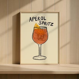 Aperol Spritz Art Print, Dekoracja ścienna koktajlowa, Wydruk Aperol, Ręcznie rysowany plakat Aperol Spritz, Sztuka ścienna wózka barowego, Plakat koktajlowy