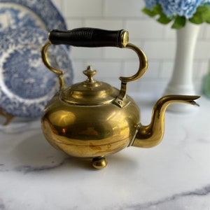 Vintage Brass Teapot with Wooden Handle: Decorative Tea Kettle