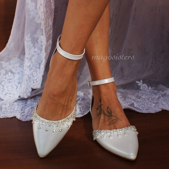 Stilvolle Damen Lace Decor Low Kätzchen Ferse Spitze Zehen Hochzeit Braut Schuhe 