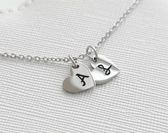 Kette Buchstabe Herz, Personalisierte Kette mit Herz-Anhänger, Initialenkette, Hochzeit, Familienkette, Weihnachtsgeschenk