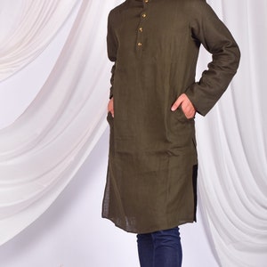 Stijlvolle linnen massief olijf kurta, mannen tuniek Kurta, festival dragen, etnische look Kurta, handgemaakte linnen kurta, Indiase jurk, mens India Kurta afbeelding 4