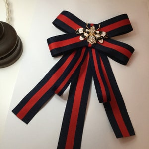 Maxi bow brooch for shirt, pin bee