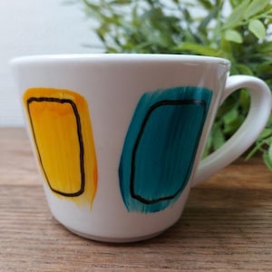 Set of 4 tea cups / coffee cups