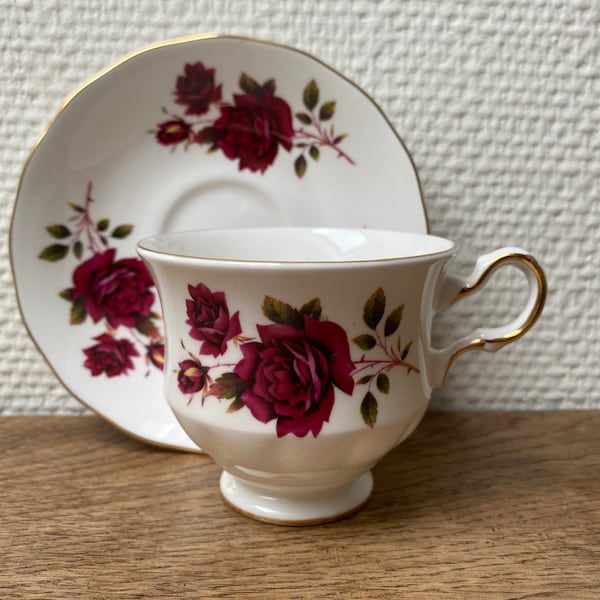 Reine Anne, tasse et soucoupe, porcelaine d’os