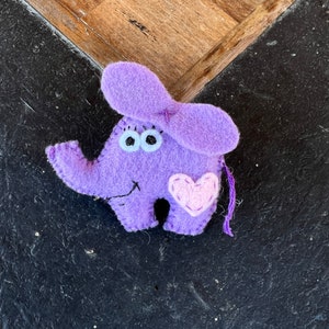 Elephant Brooch, elephant animal jewelry, zoo animal jewellery, funny Coworker gift, Teens Girl gift, Kids Coats Brooch
