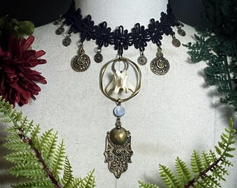 Gargantilla gótica / Gargantilla de vértebra de mapache y concha de labio negro / Joyería de hueso / Collar de vértebras
