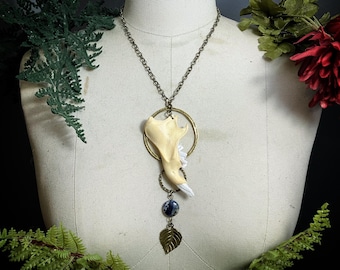 Collar de hueso / collar de anillo de hueso de mandíbula de marmota, escolecita y sodalita / collar de bruja / joyería de hueso