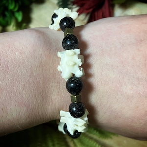 Vertebrae bracelet | snake vertebrae and arfvedsonite beaded bracelet | bone jewelry | gothic bracelet