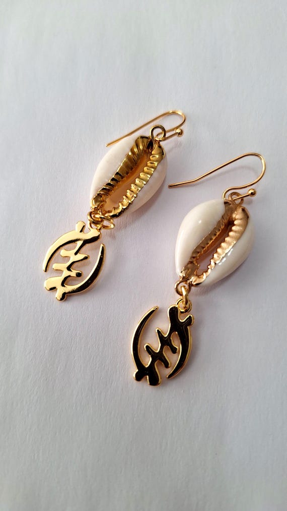 Adinkra Symbol Dangle Earrings, Gye Nyame earrings, African earrings, afrocentric jewelry, cowrie shells earrings, Ethnic jewelry