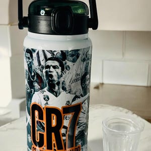 Personalisierte Ronalo CR7 Fußball Wasserflasche: 42 Unzen benutzerdefinierter Tumbler