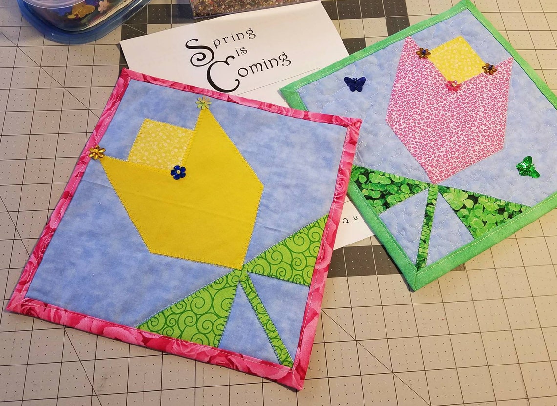 Spring is Coming Tulip Mug Rug Pattern by Lisa Capen Quilts Etsy