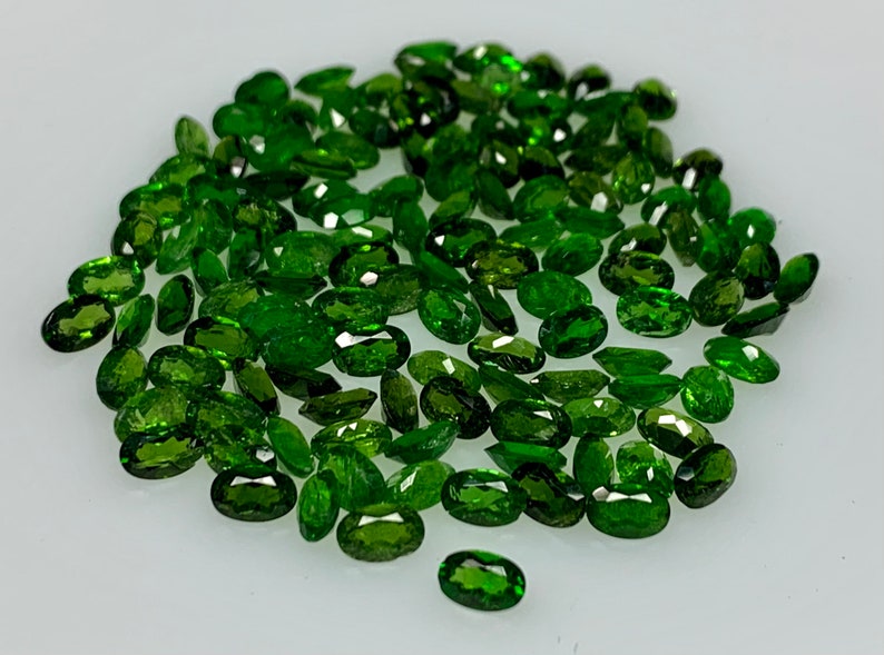 Natural AA quality Chrome Diopside 6x4mm oval faceted gemstone
