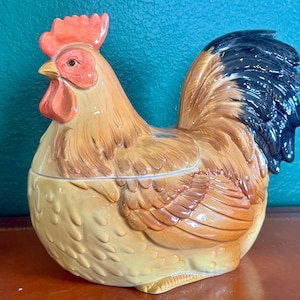 Vintage Otagiri 1981 Sitting Hen Ceramic Cookie Jar Handpainted