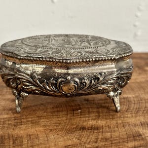 Vintage Silver Plated Footed Jewelry box Japan Embossed Silver Metal Courting Couple with ornamental legs and lid, unique vintage gift