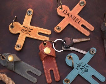 Llavero de cuero personalizado para hombre y mujer – Llavero de cuero personalizado – Regalo de aniversario para él y ella – Dije minimalista para bolso