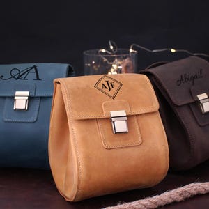 Custom Leather Dopp Kit for Women, Engraved Travel Cosmetic Organizer, Soft Toiletry Pouch, Gift for Girlfriend, Personalized Makeup Bag