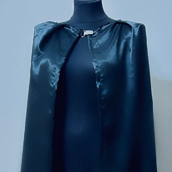 Cape noire en satin avec clips, Capelet en satin long, Cape Viking, Cape Fantasy, Cape Cosplay