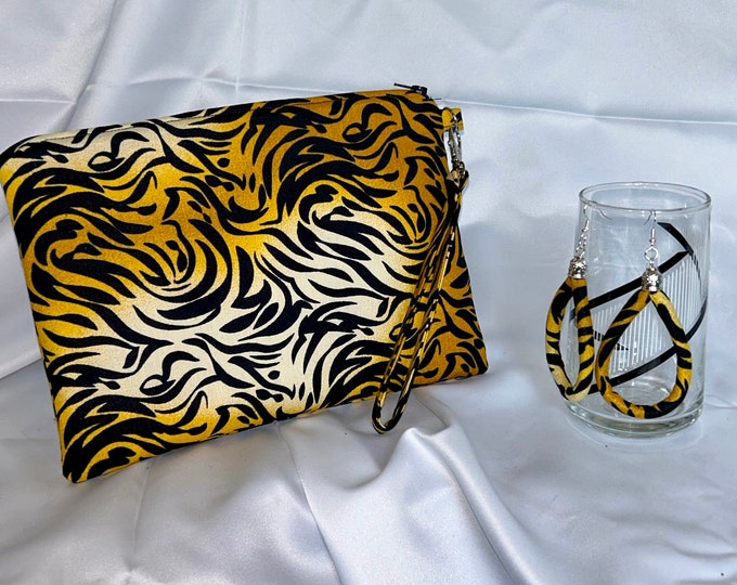 Ankara/African Print/Black History/African American/Ethnic Wristlet With Matching Earrings