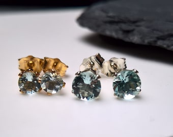 Aquamarine stud earrings, aquamarine earrings gold, tiny stud earrings, aquamarine studs silver, 4mm or 5mm stud earrings silver or gold