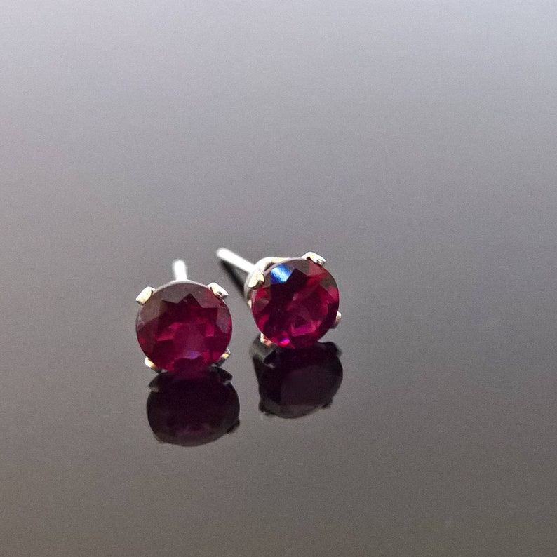 Sterling silver garnet stud earrings Clearance