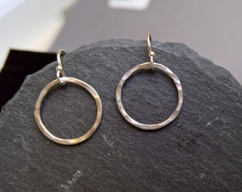 Silver hoop earrings small, hoop earrings silver, hoop earings, dainty hoop earrings, modern earrings, everyday earrings