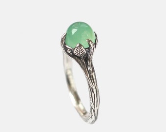Thin women's ring with a green stone ( Chrysoprase ring,Chrysoprase,Chrysoprasus)
