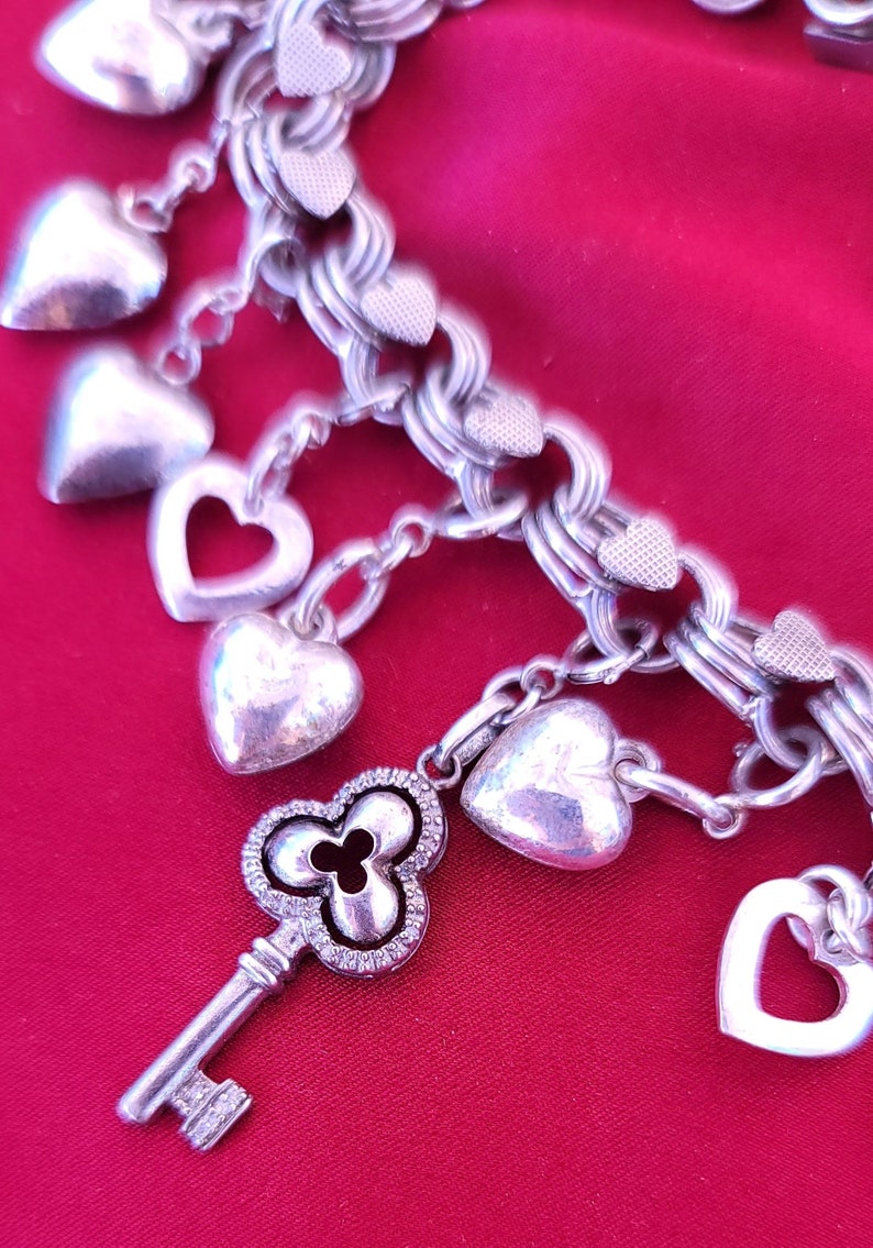 Charm Bracciale Vintage Sterling Silver Puffy Heart Diamond Padlock Key 1940's 32.64g immagine 5