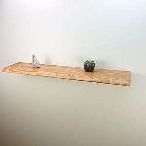 Wandregal mit Baumkante, Eiche geölt Wandboard Bücherregal schwebendes Wandregal mit Befestigung in verschiedenen Größen