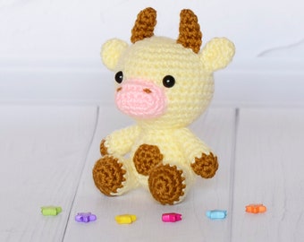 Cow funny stuffed animal Bull desk buddy Small play doll Kawaii crochet plush Toddler soft toy