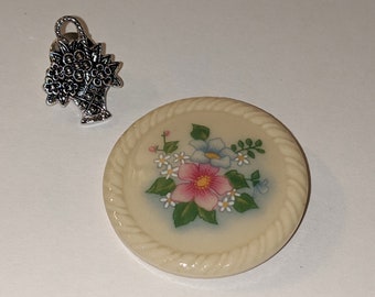 Vintage Avon Jewelry Brooch Pins --  Flower Design