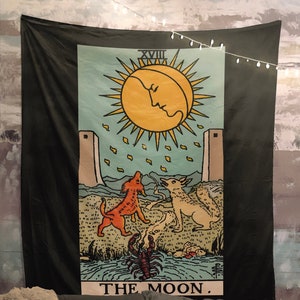 The Moon Tarot Card Tapiz turquesa - Rider Waite The Moon Teal Tapestry (Tarjeta completa en negro)