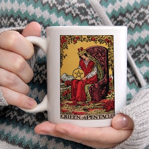 Caneca de café com carta de tarô da Rainha de Ouros, caneca com carta de tarô