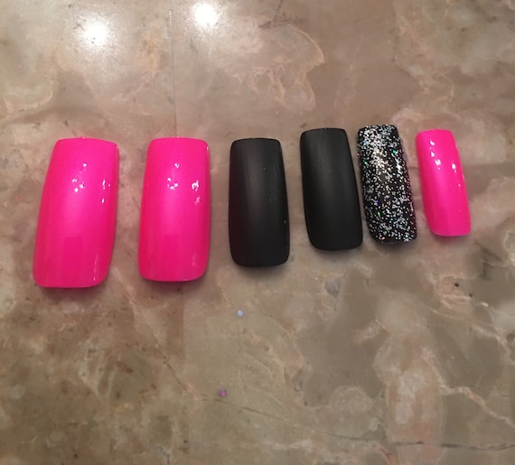 Halloween Pink and Black Nails | Nails, Black nails, Pink