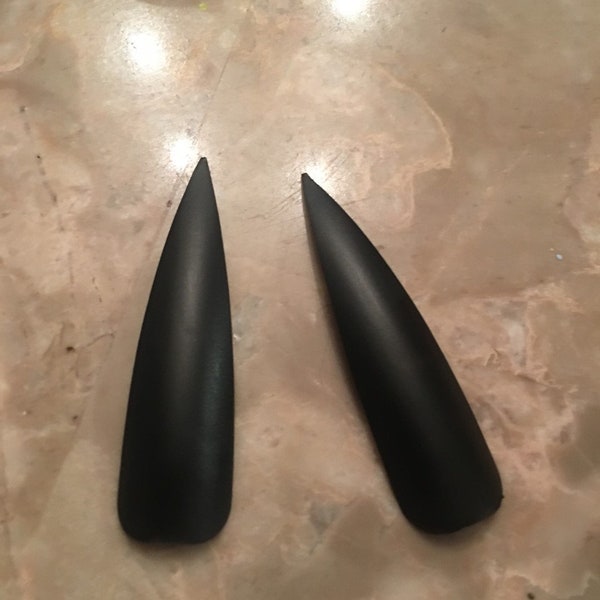 Extra Long Pointy Stiletto False Glue on Nails   (very Long)