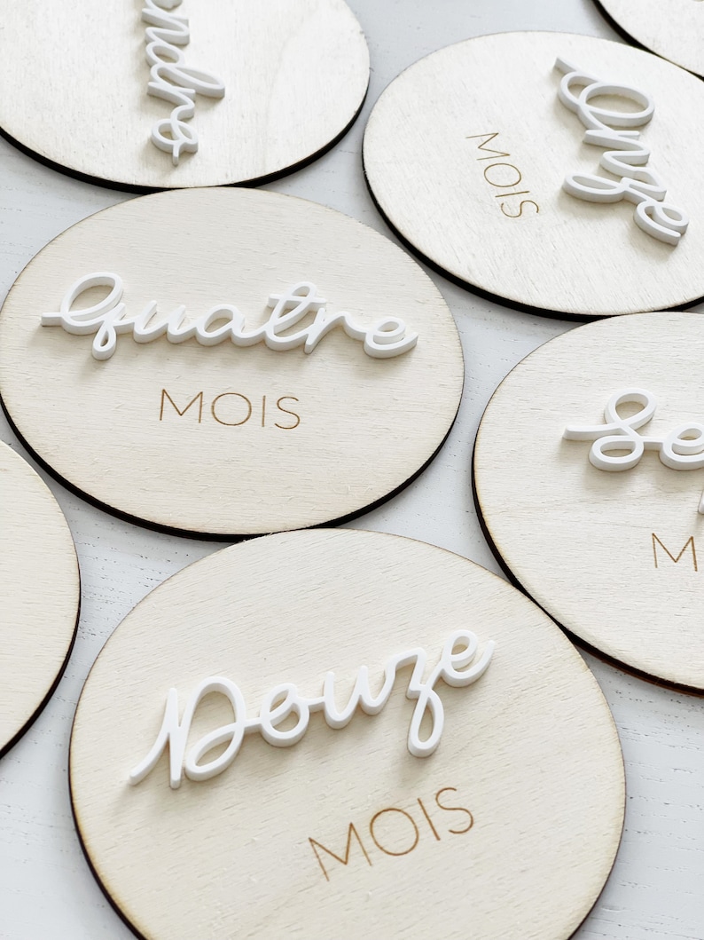 Cartes étapes Bois & acrylique Blanc - carte étape 12 mois - idée cadeau naissance - accessoire photo bébé - suivi évolution - bienvenue image 1