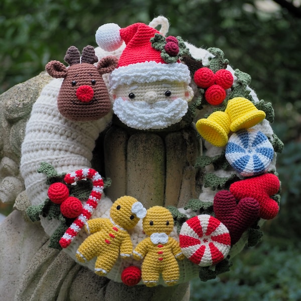 Crochet Christmas Wreath Pattern: Santa, Reindeer and Gingerbread (PDF)