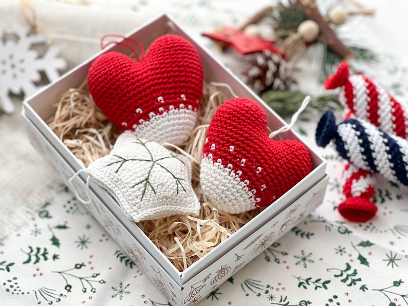 Crochet Christmas Ornaments: flashlight, gingerbread house, star, heart, glove, sock, candy and drum/Pattern/English only/PDF, Christmas image 3