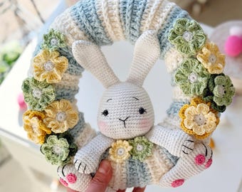 Häkelanleitung für Osterkranz: Häschen mit Blumen (PDF)