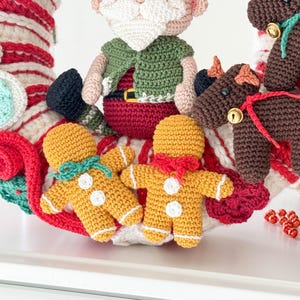 Crochet Christmas Wreath Pattern – Amigurumi Advent Decor (PDF) image 16