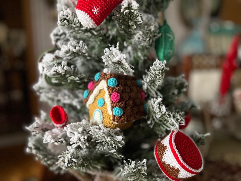 Crochet Christmas Ornaments: flashlight, gingerbread house, star, heart, glove, sock, candy and drum/Pattern/English only/PDF, Christmas image 9