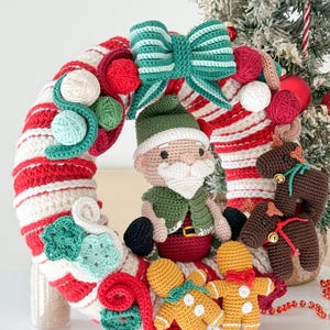 Crochet Christmas Wreath Pattern – Amigurumi Advent Decor (PDF) image 3
