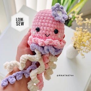 Crochet Plush Jellyfish Pattern: Low-Sew Amigurumi Toy (PDF)