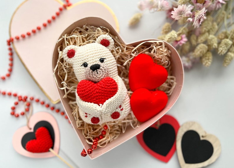 Crochet Valentines Bear /Pattern/PDF/English only/ Valentines toy, Valentines Bear, Amigurumi, Crochet Bear with Heart image 10