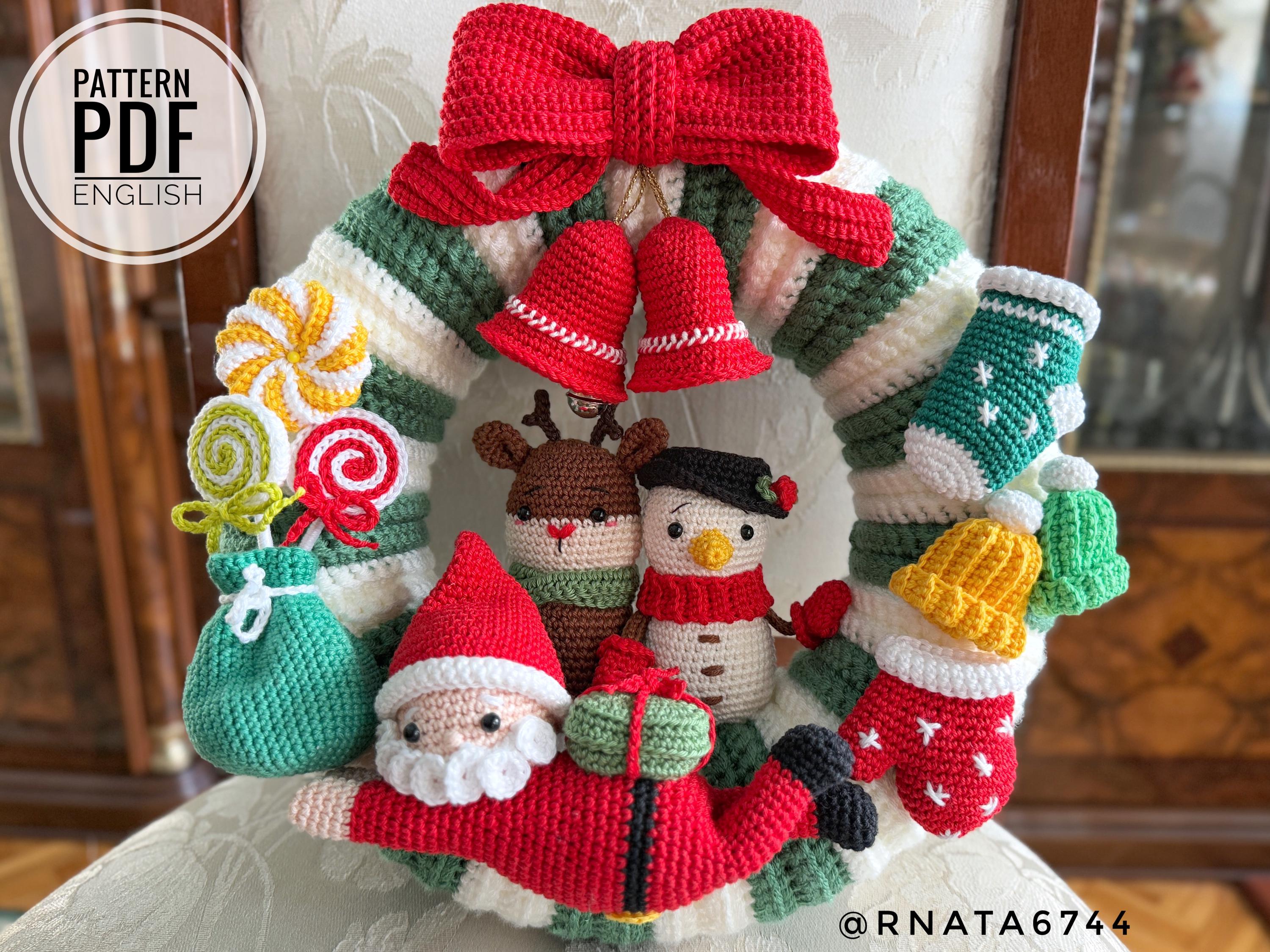 かぎ針編みのクリスマスリースのパターン：トナカイ、雪だるま、サンタ