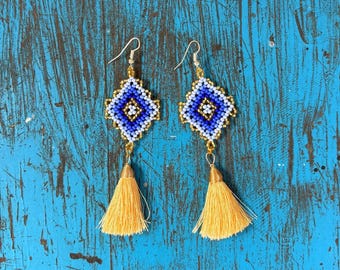 Aretes de borlas de cuentas huichol, joyería mexicana hecha a mano